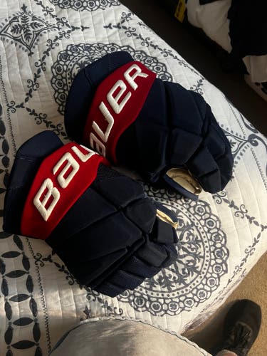 Bauer Hyperlite  pro stock gloves