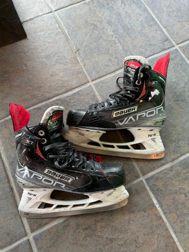 Used Junior Bauer Vapor X3.7 Hockey Skates Regular Width Size 4.5