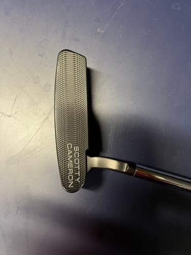 Scotty Cameron (Titleist) Used Men's Blade Right Handed 33" Studio Select Newport 1.5 Putter