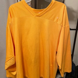 Used Size S Ccm Practice Jersey