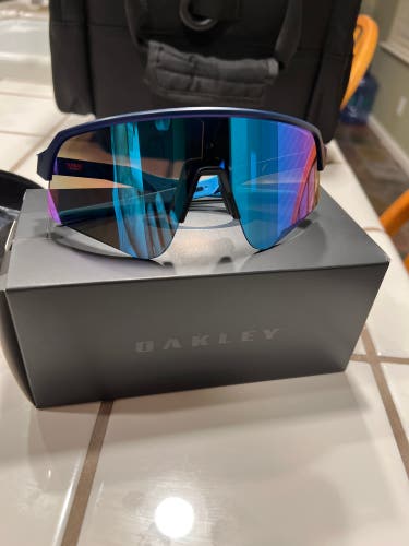 Matte Navy Blue Used Adult Unisex Oakley Sutro Lite Sweep Prizm Sapphire Sunglasses