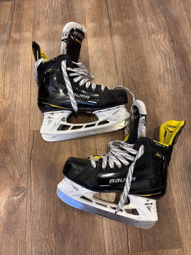 Used Intermediate Bauer Supreme M4 Hockey Skates Extra Wide Width Size 4.5