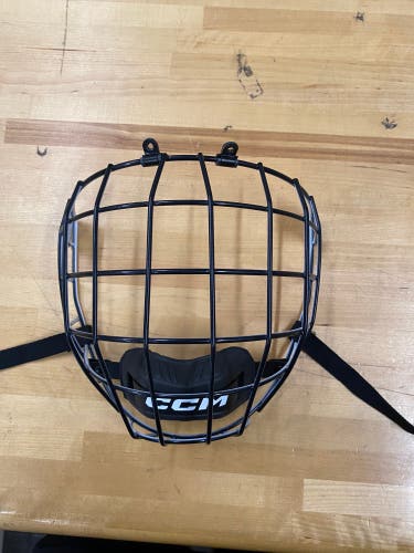 CCM FM580 “Oreo” Cage