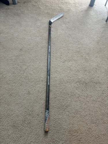 Bauer Right Handed Supreme 1S Hockey Stick
