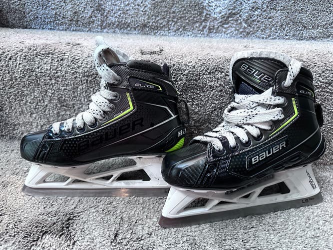 Used Junior Bauer Regular Width Size 2.5 Elite Hockey Goalie Skates