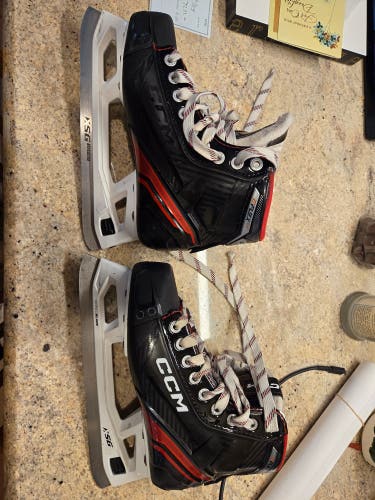 Used Intermediate CCM EFLEX 6.5 Hockey Goalie Skates Regular Width Size 4