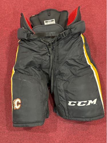 Calgary Flames CCM HP45 Size Large Pants Item#LHCF