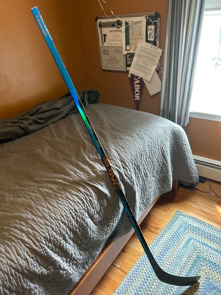 Used Senior Bauer Right Handed P28 Nexus Sync Hockey Stick