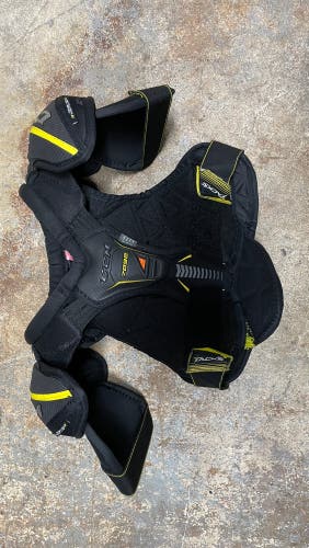 Used Small CCM Tacks 7092 Shoulder Pads