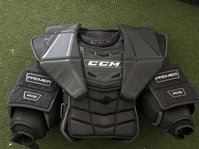 CCM premier R 1.9 goalie chest protector