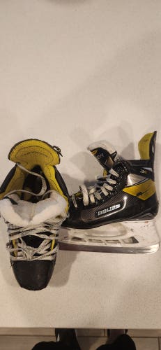 Used Intermediate Bauer Supreme 3S Hockey Skates Size 5.5