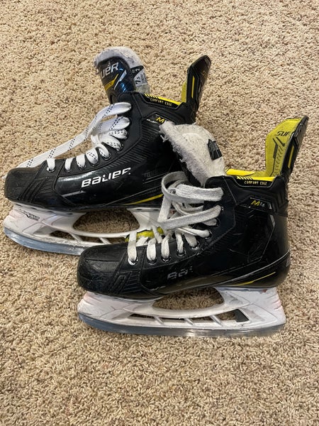 Used Senior Bauer Regular Width 7.5 Supreme M4 Hockey Skates