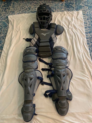 Used Mizuno Samurai Catcher's Set