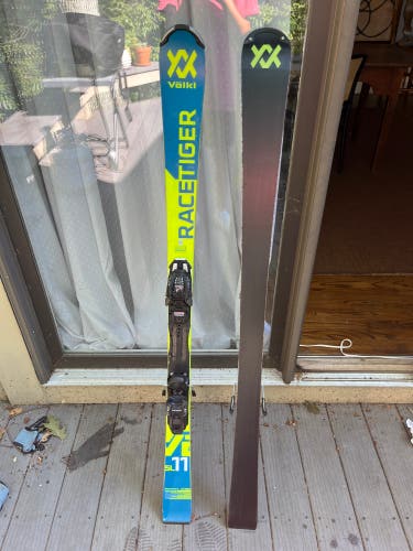 Used Kid's 138 cm With Bindings Max Din 10 Racetiger SL Skis