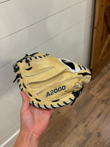 New 2021 Catcher's 33" A2000 Baseball Glove