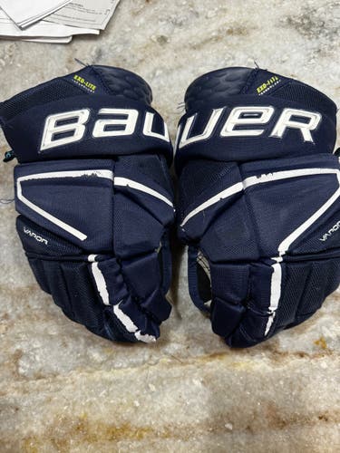 Used Bauer Vapor Hyperlite Gloves 13"