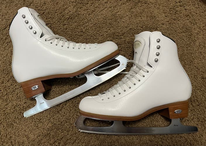 Used Riedell Women’s Size 7.5 Figure Skates with Eclipse Astra Blades