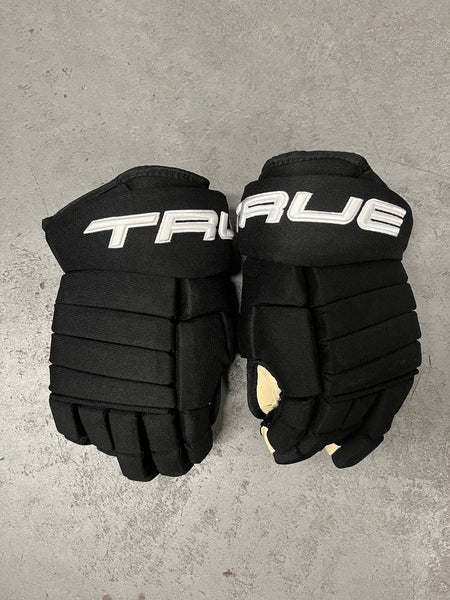 Used Once - TRUE PRO 4-Roll Player Gloves