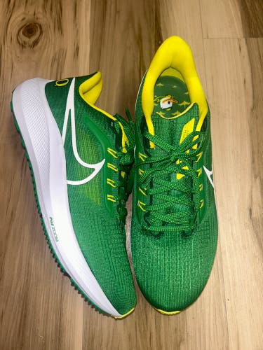 Oregon Ducks Nike Zoom Pegasus 39 Running Shoes Size 10.5