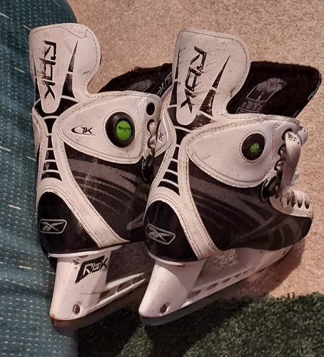 Used Reebok 7K Hockey Skates  Size 5,  Regular Width