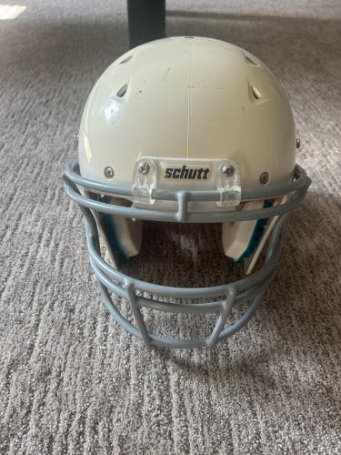 Used Large Schutt Youth Recruit hybrid Helmet