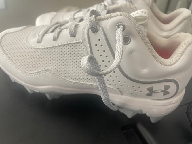 Under armour youth cleats