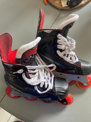 Used Junior Bauer Vapor X2.7 Hockey Skates Regular Width Size 3