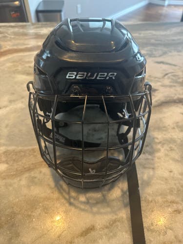 Used S/M Bauer Hyperlite Helmet And Cage