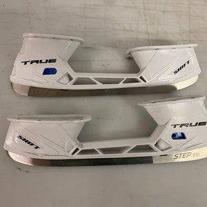 TRUE Player Skate Replacement Shift Size 280mm Holder and Runner Set 72304