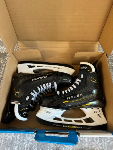 New Senior Bauer Supreme M5 Pro Hockey Skates Size 10 Fit 2