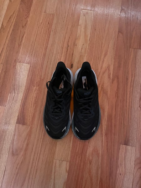 Hoka ariya 6
