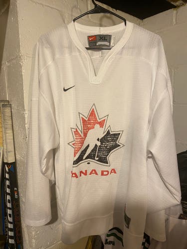 Team Canada  XL Nike Practice Jersey