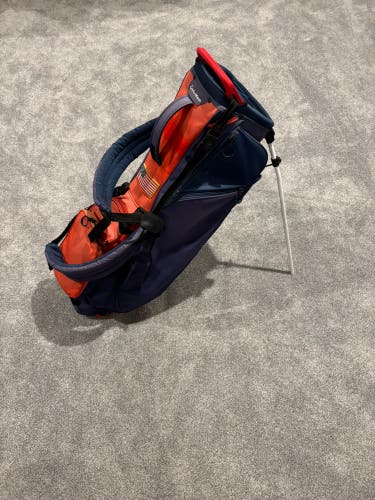 Used TaylorMade FlexTech Lite Stand Bag