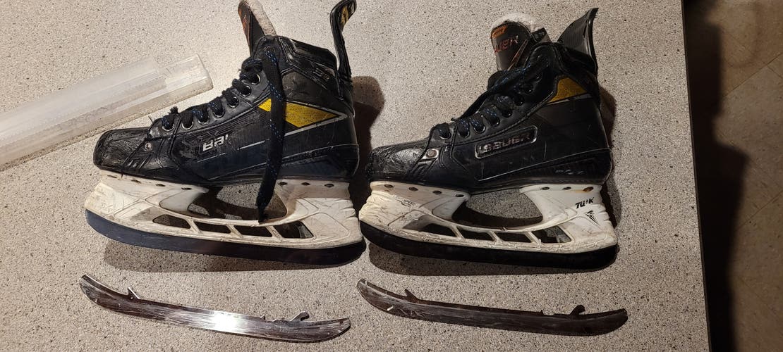 Intermediate Used Bauer Supreme 3S Pro Hockey Skates Regular Width Size 5.5