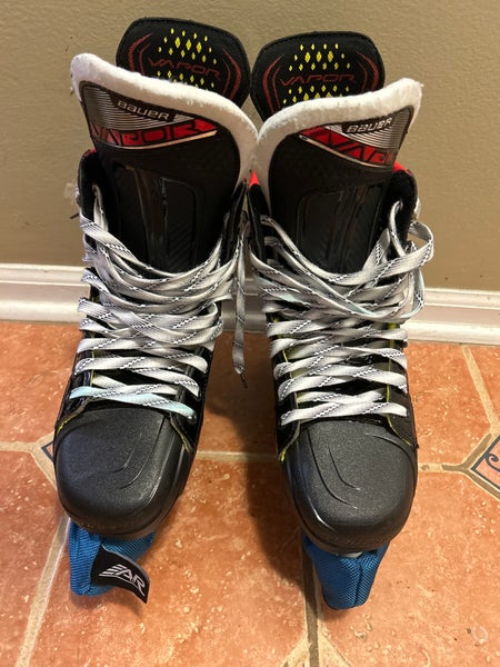 Senior Size 9 D Bauer Vapor X LTX Pro + Hockey Skates