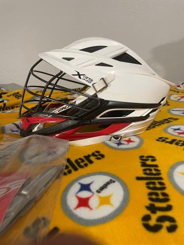 BNWT Cascade XRS Pro Lacrosse Helmet