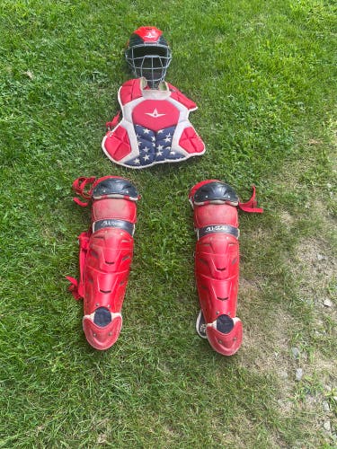 All star catchers gear In Almost Perfect Condition