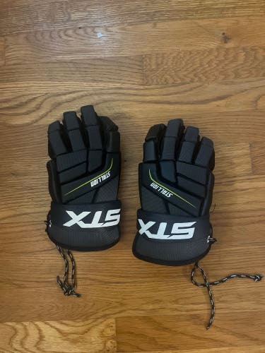 Used STX Medium Stallion 200 Lacrosse Gloves