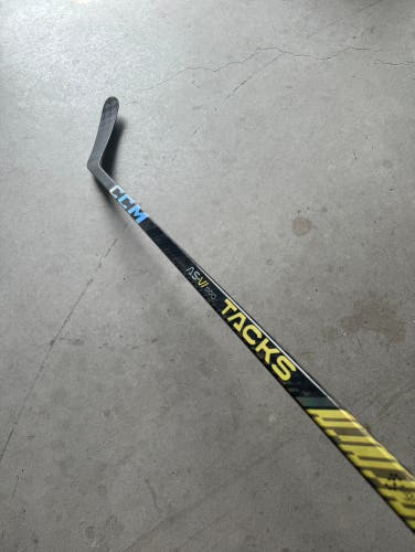 NHL New Senior CCM Right Handed P28M Pro Stock Tacks AS-VI PRO Hockey Stick