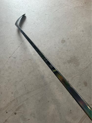 New Senior CCM Left Hand P28 70 Flex Pro Stock FT Ghost Hockey Stick