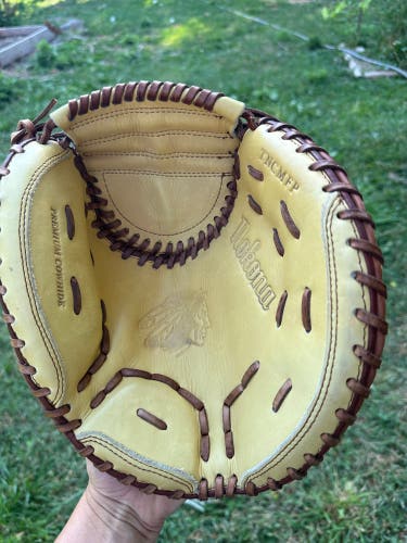 Nokona tncmfp catchers mitt