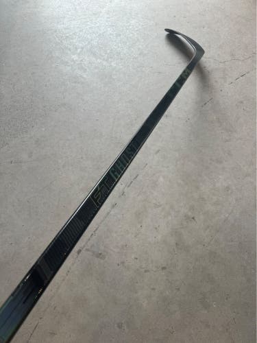 New Senior CCM Right Hand P28 75 Flex Pro Stock FT Ghost Hockey Stick