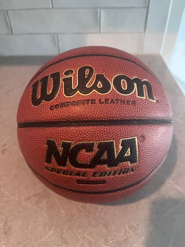 Wilson Basketball Size 5/27.5”