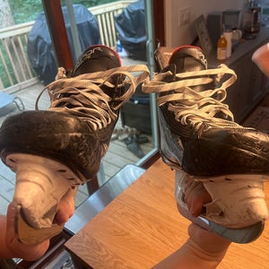 Used Senior Bauer Regular Width   Size 11 To Vapor Hyperlite Hockey Skates