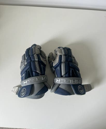 Georgetown Lacrosse Team Issued Maverik M6 Gloves