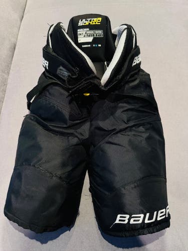 Used Intermediate Medium Bauer Supreme Ultrasonic Hockey Pants