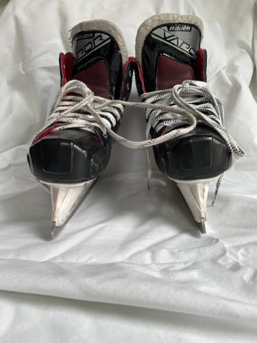 Used Bauer Vapor X900 Hockey Goalie Skates size 3D