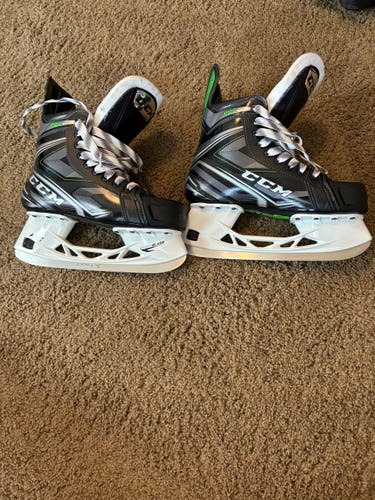 Used Intermediate CCM RibCor 88K Hockey Skates 6