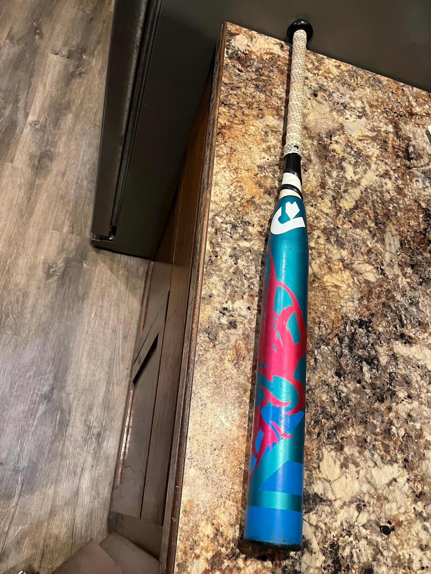 Batte De Softball DeMarini CF9 Sprite - 32 Pouces, 21 Oz, Composite, Occasion Rare