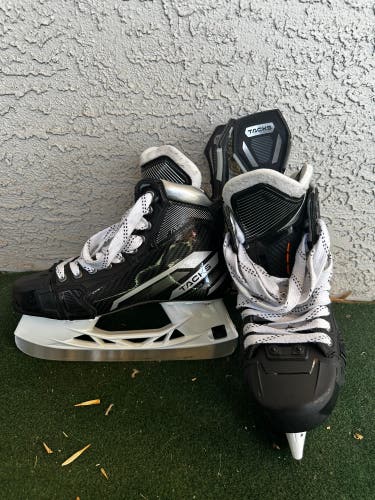 New Senior CCM Pro Stock 8 AS-V Pro Hockey Skates (Regular Width)